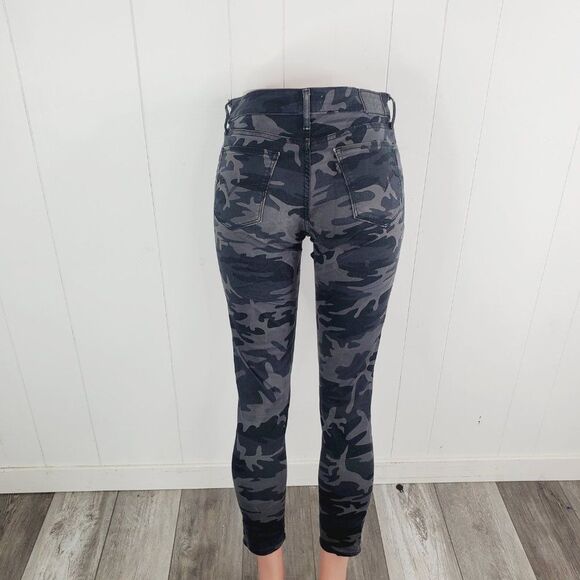 Levi's 711 Women's Black Camo Print Mid Rise Slim Fit Ankle Skinny Jeans Size 30 - Picture 3 of 8